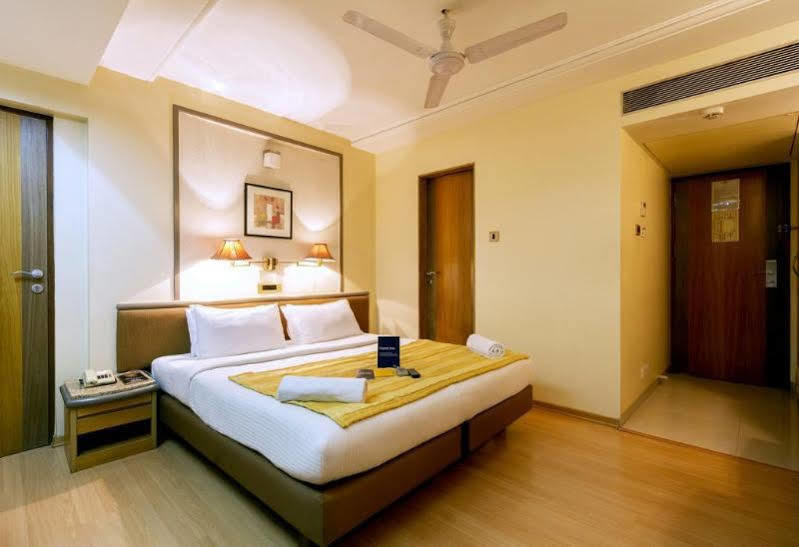Hotel Gandharva Shivajinagar Pune Extérieur photo