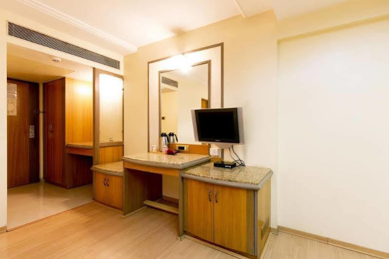 Hotel Gandharva Shivajinagar Pune Extérieur photo