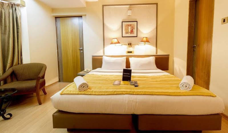 Hotel Gandharva Shivajinagar Pune Extérieur photo
